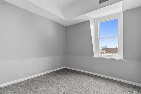 $1,250 | 2111 Seneca Street, Unit 4, Buffalo, NY 14210