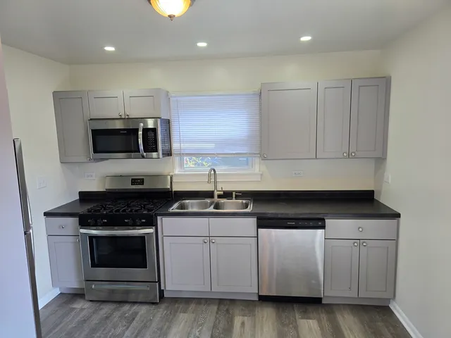 $2,000 | 2414 Emlong Street, Joliet, IL 60435