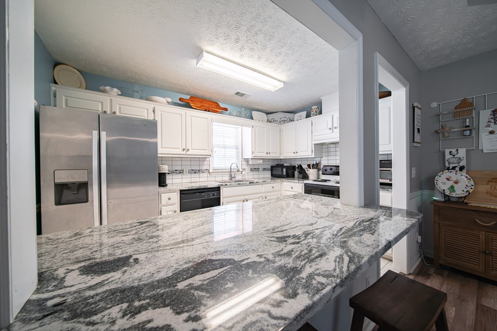 5743 Stoneridge Drive Columbus, GA 31909 - Photo 4 of 27