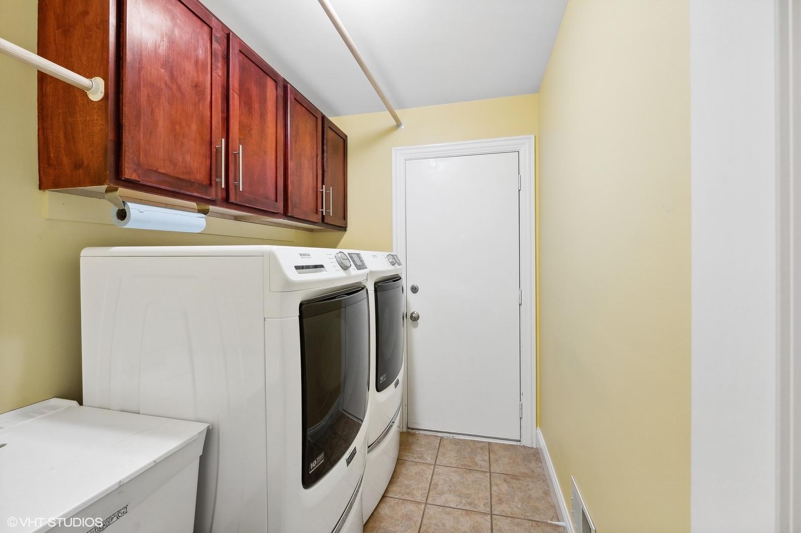 2736 Glenview Road Glenview, IL 60025 - Photo 24 of 31 a utility room with dryer and washer