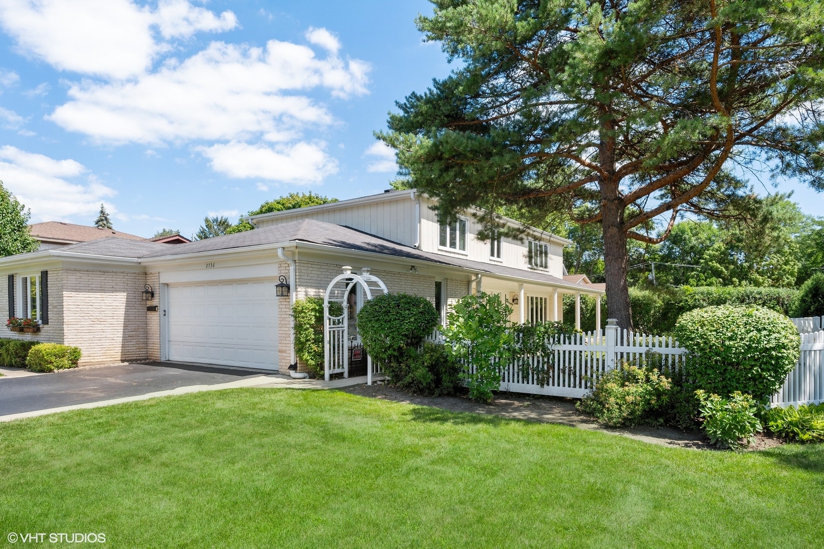 2736 Glenview Road Glenview, IL 60025 - Photo 26 of 31 a front view of house with yard and green space