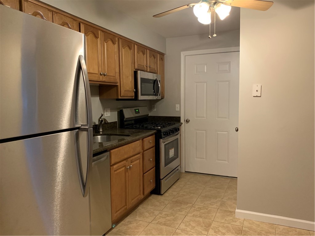 402 New River Road, Unit 107 Lincoln, RI 02838 - Photo 3 of 11 Gallery Image 3
