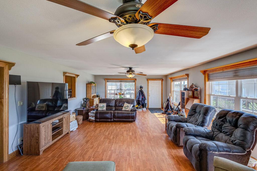 5090 Columbus Road Centerburg, OH 43011 - Photo 3 of 49 Living Room