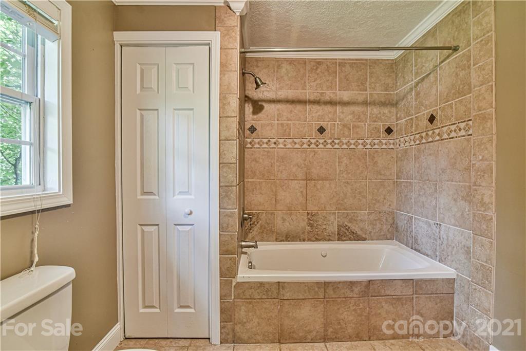 30 Ballard Road, Unit 2 Weaverville, NC 28787 - Photo 12 of 23 Gallery Image 12