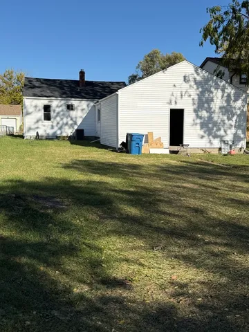 a view of a terrace with a outdoor space