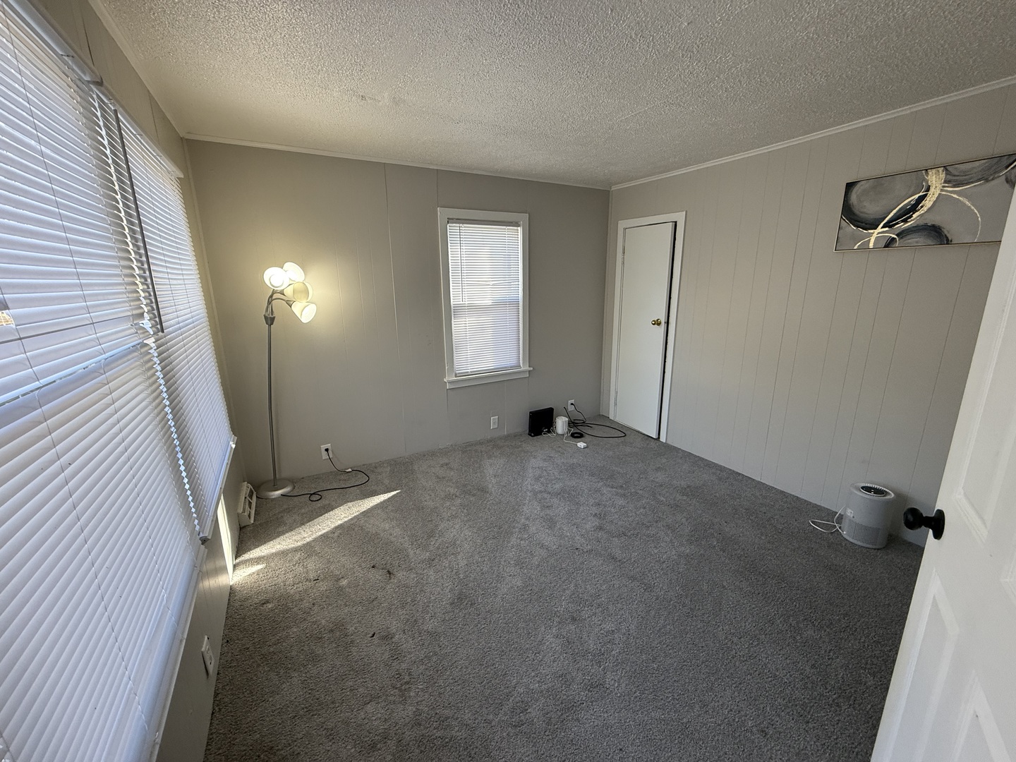 625 South Gordon Avenue Kankakee, IL 60901 - Photo 3 of 15 a view of a room with a window