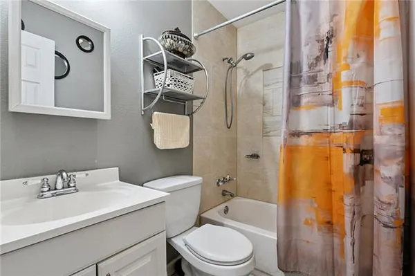 $220,000 | 3312 Volpe Drive, Chalmette, LA 70043