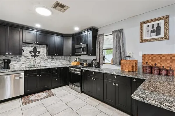 $220,000 | 3312 Volpe Drive, Chalmette, LA 70043