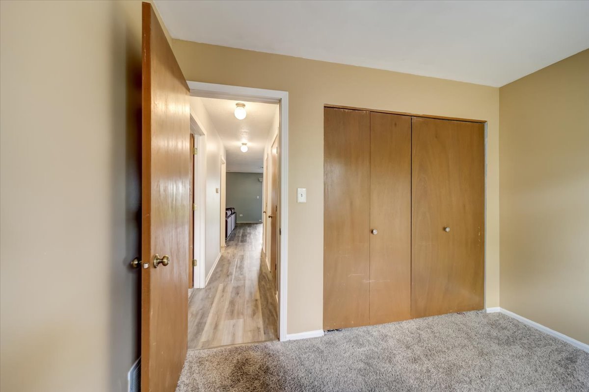 8325 High Point Circle, Unit A Darien, IL 60561 - Photo 24 of 42 a view of a room