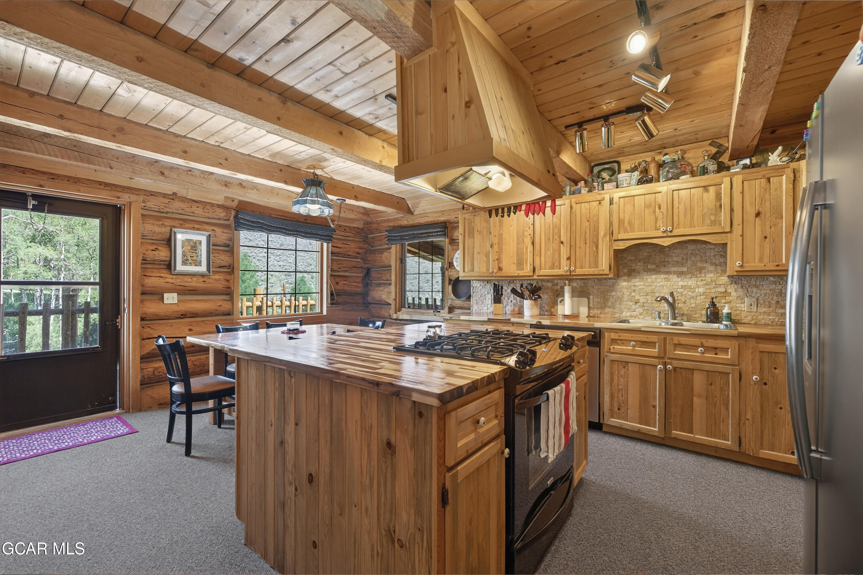 858 Clairs Run Parshall, CO 80468 - Photo 6 of 72 Kitchen