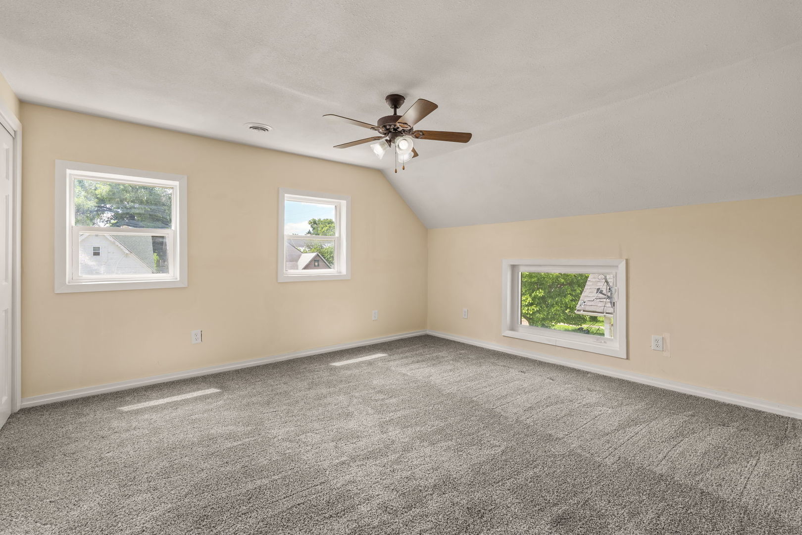 548 7th Avenue South Clinton, IA 52732 - Photo 14 of 23 a view of an empty room with a window