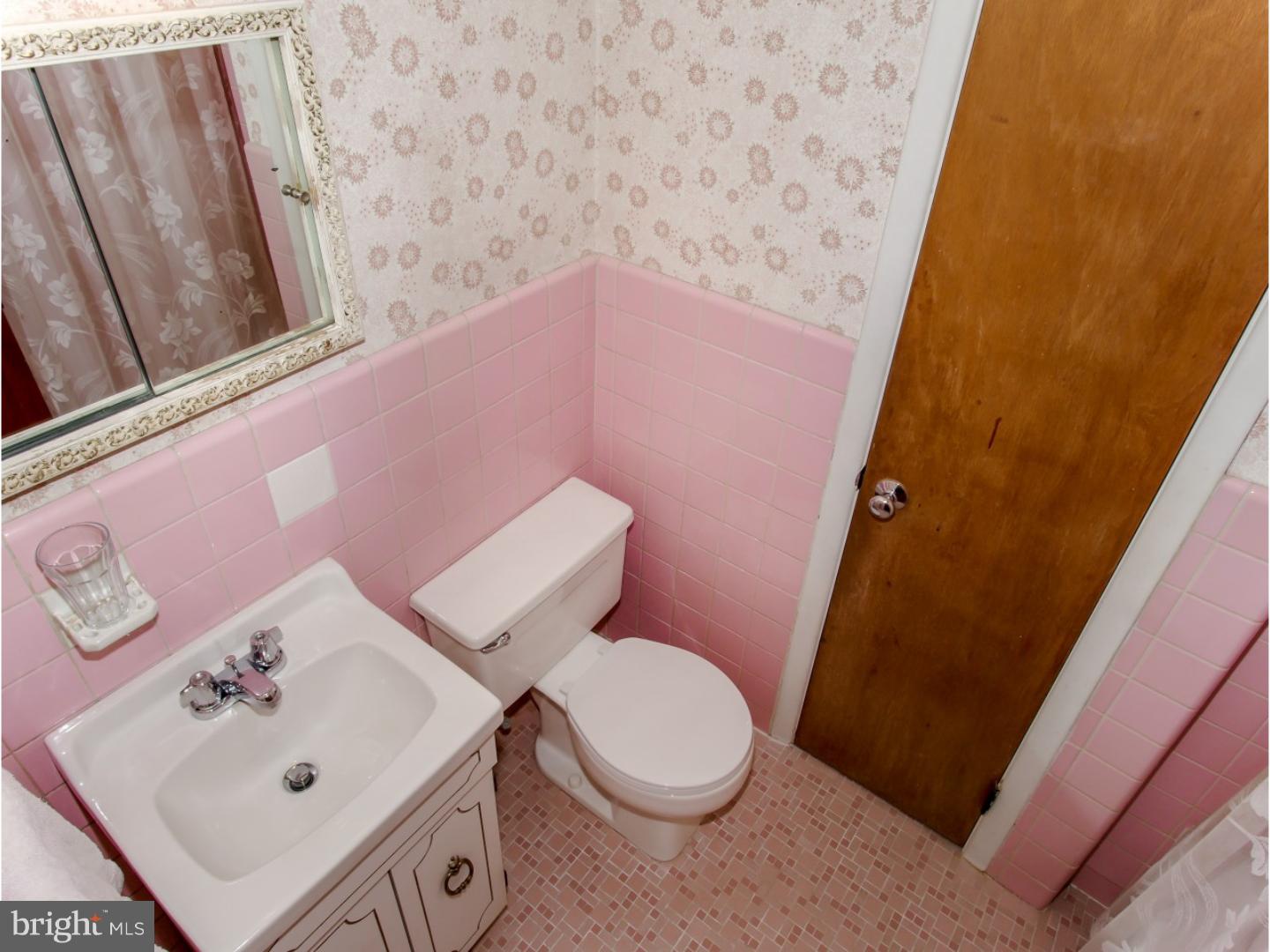 3813 Dorchester Road Philadelphia, PA 19154 - Photo 21 of 25 Bathroom