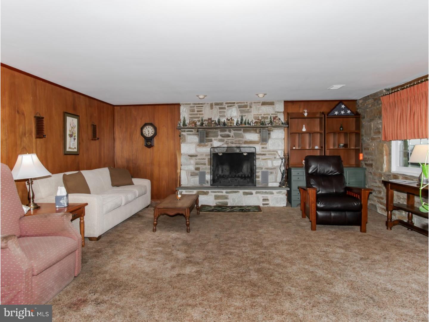 3813 Dorchester Road Philadelphia, PA 19154 - Photo 5 of 25 Family Room