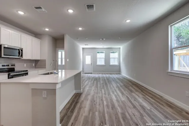 $2,199 | 10523 Rosemont Pass, San Antonio, TX 78254