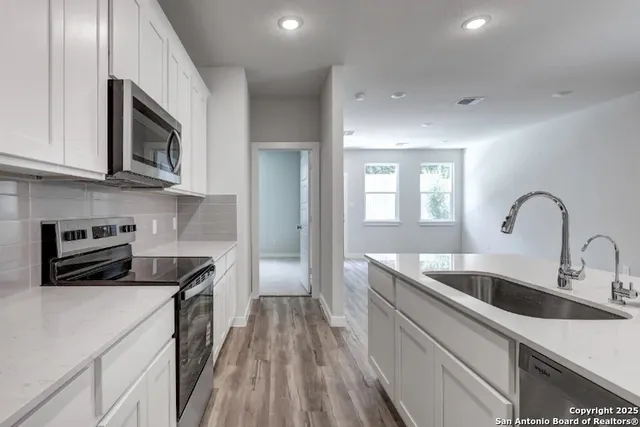 $2,199 | 10523 Rosemont Pass, San Antonio, TX 78254