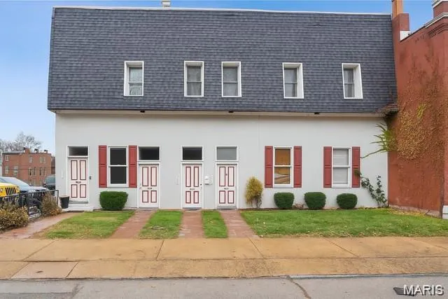$185,000 | 2416 South 12th Street, Unit A, St. Louis, MO 63104