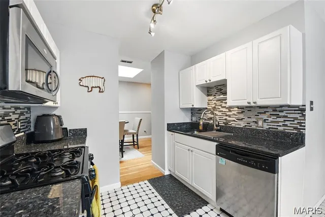 $185,000 | 2416 South 12th Street, Unit A, St. Louis, MO 63104