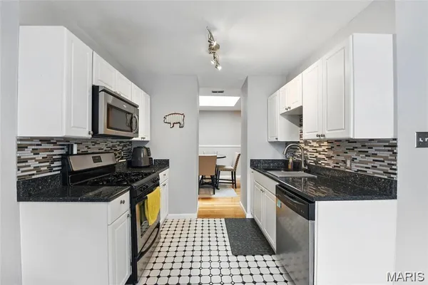 $174,900 | 2416 South 12th Street, Unit A, St. Louis, MO 63104