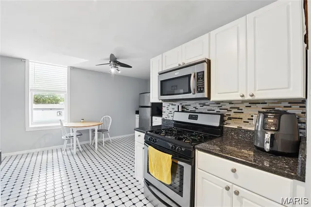 $185,000 | 2416 South 12th Street, Unit A, St. Louis, MO 63104