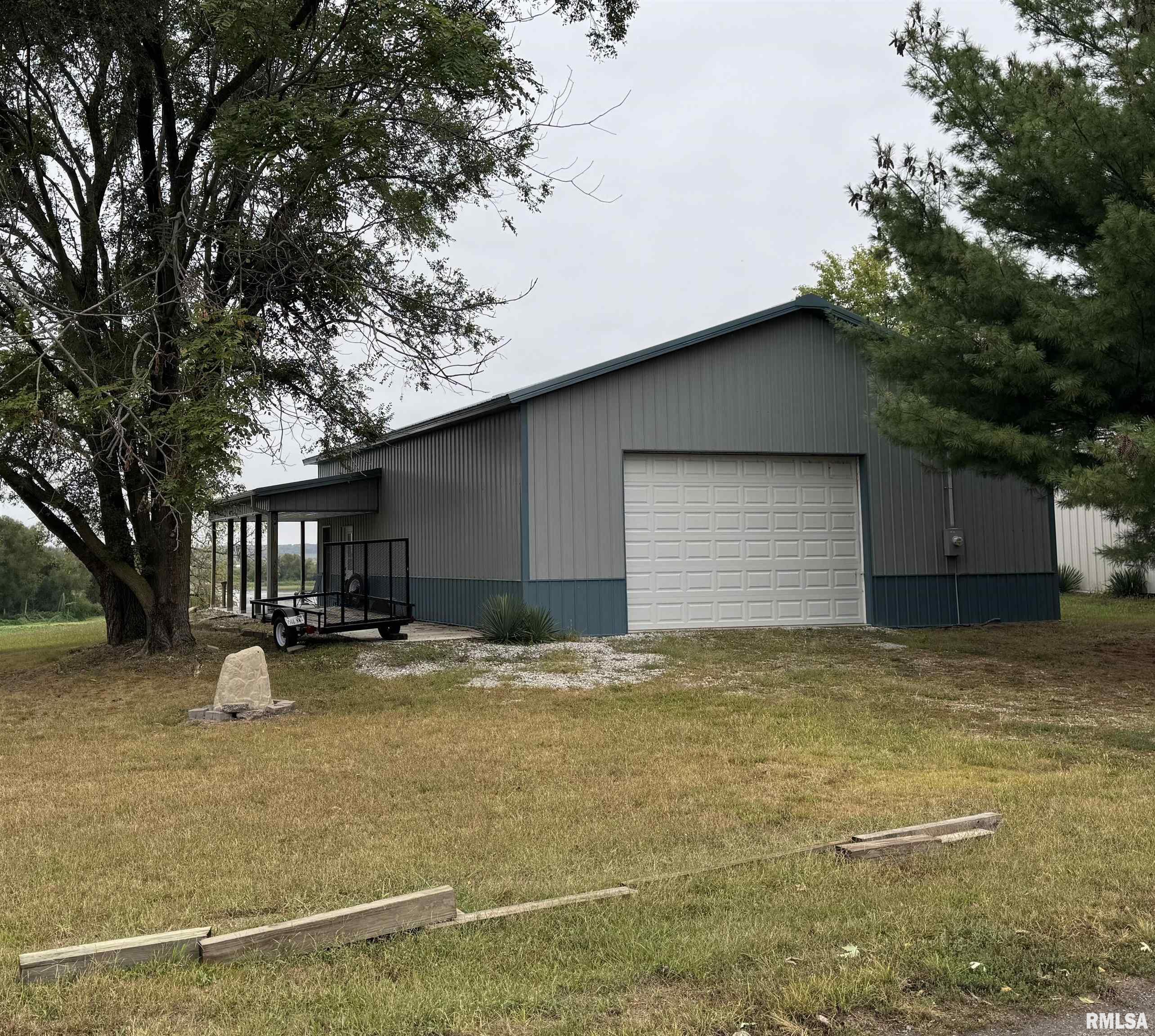 18498 Quiver Beach Road Havana, IL 62644 - Photo 1 of 13