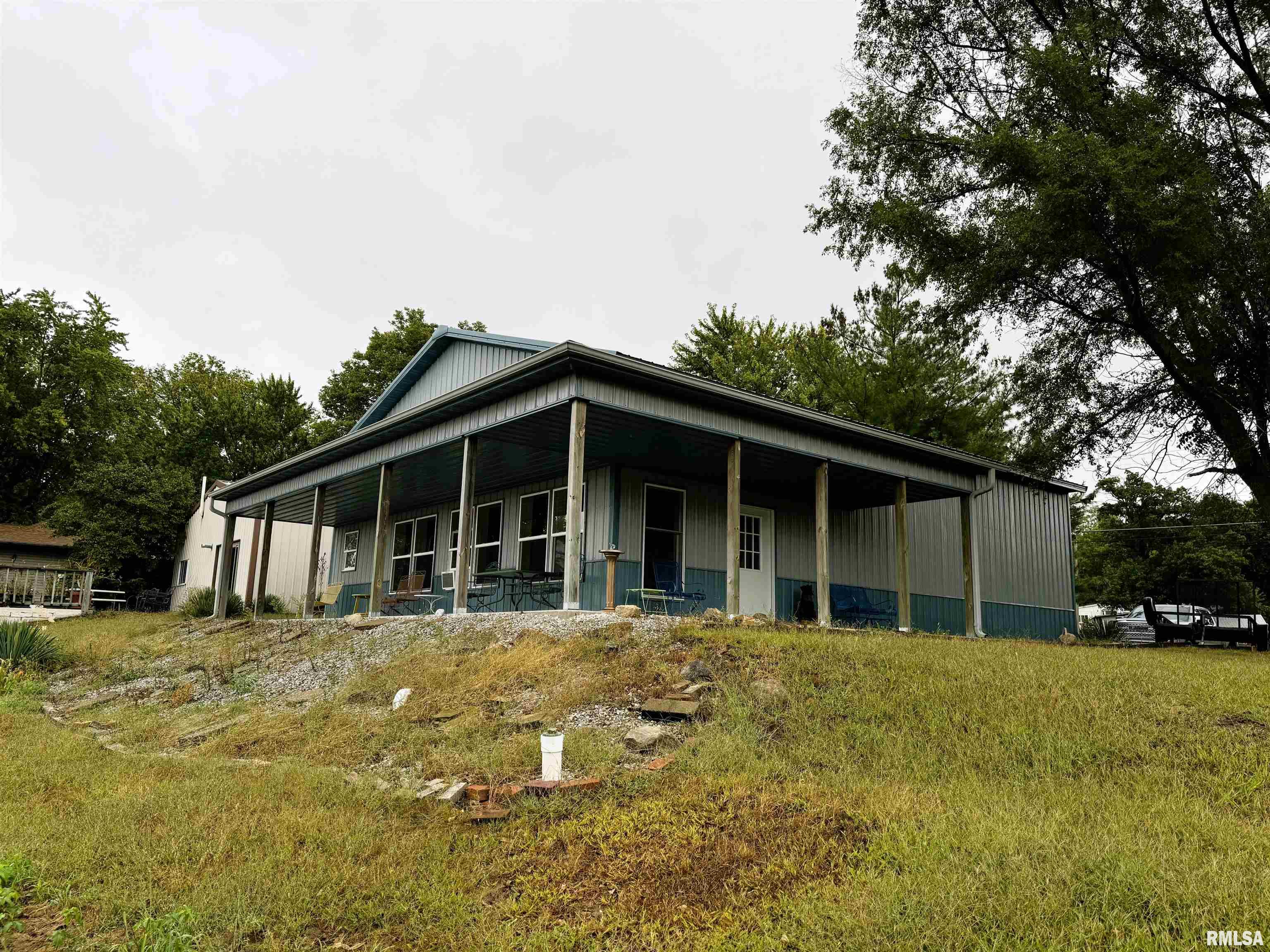 18498 Quiver Beach Road Havana, IL 62644 - Photo 2 of 13