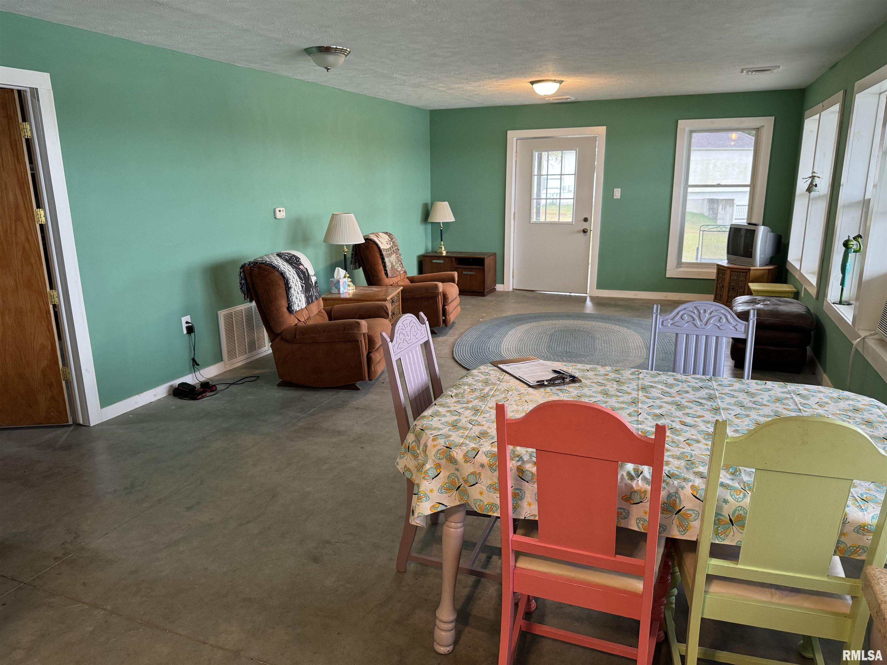 18498 Quiver Beach Road Havana, IL 62644 - Photo 5 of 13