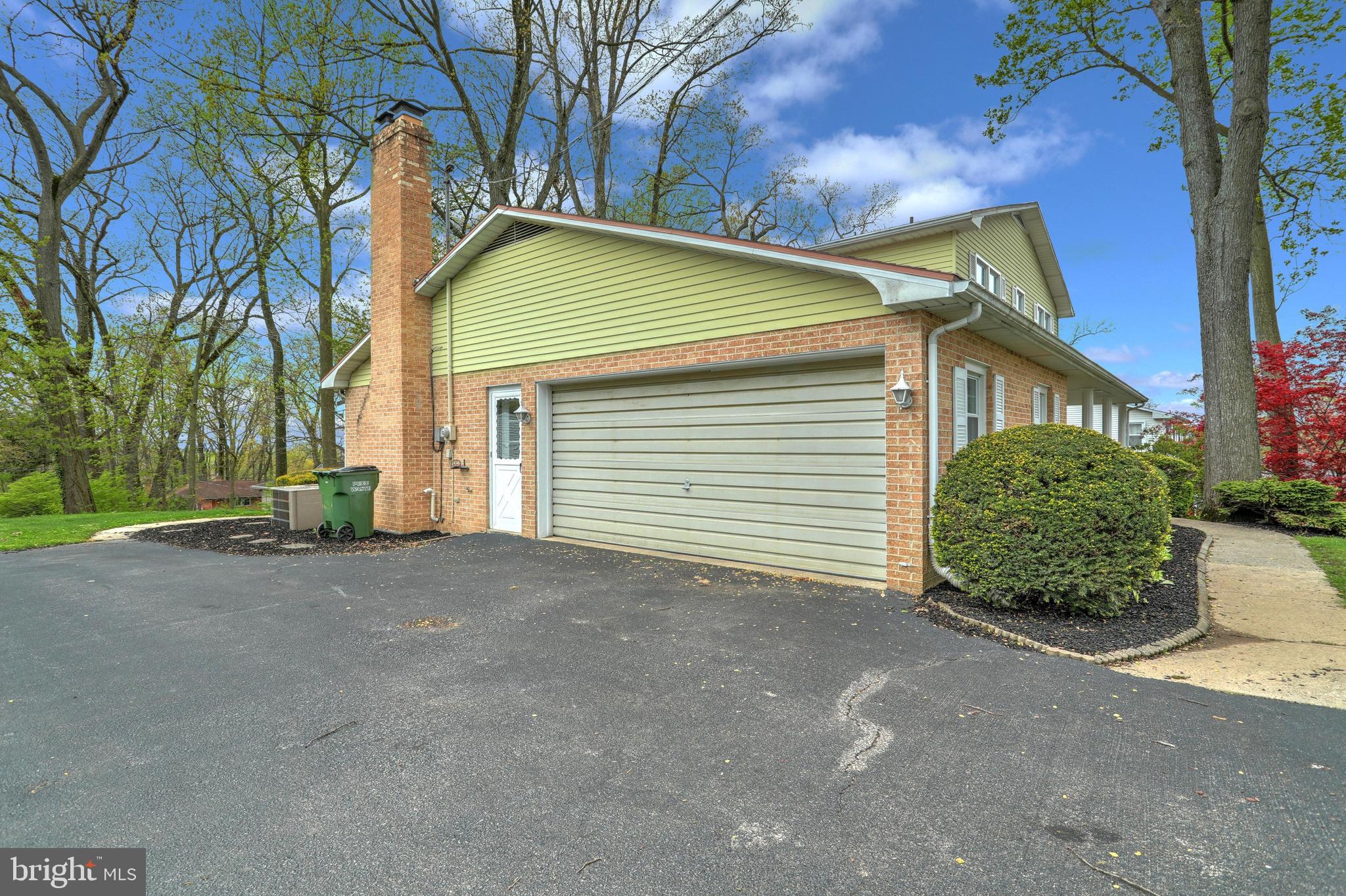 760 Plymouth Road York, PA 17402 - Photo 5 of 48 Gallery Image 5
