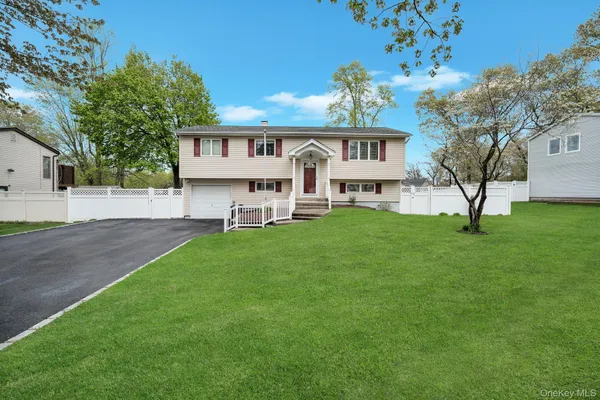 $849,999 | 27 Pheasant Drive, Commack, NY 11725