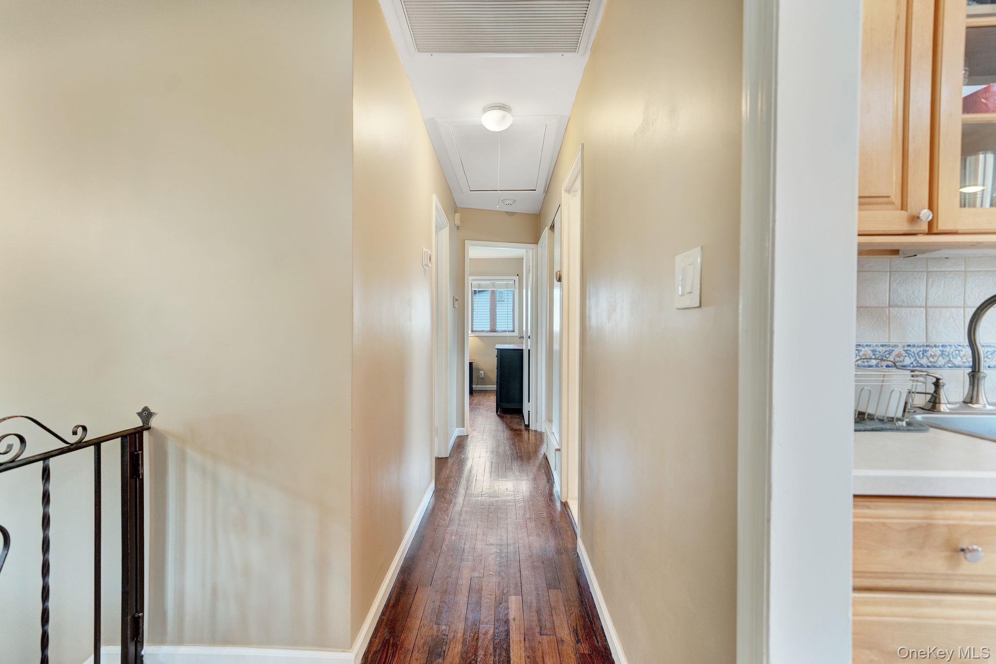 27 Pheasant Drive Commack, NY 11725 - Photo 12 of 33