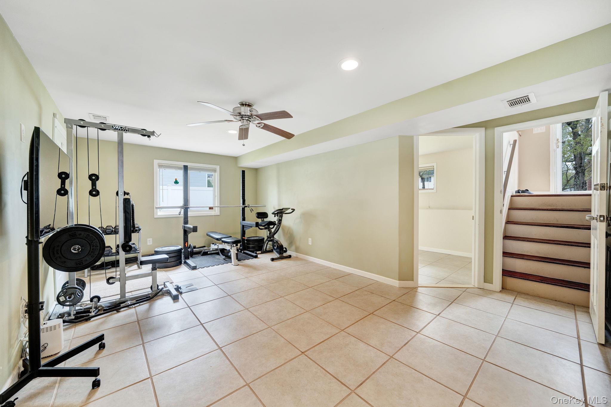 27 Pheasant Drive Commack, NY 11725 - Photo 17 of 33