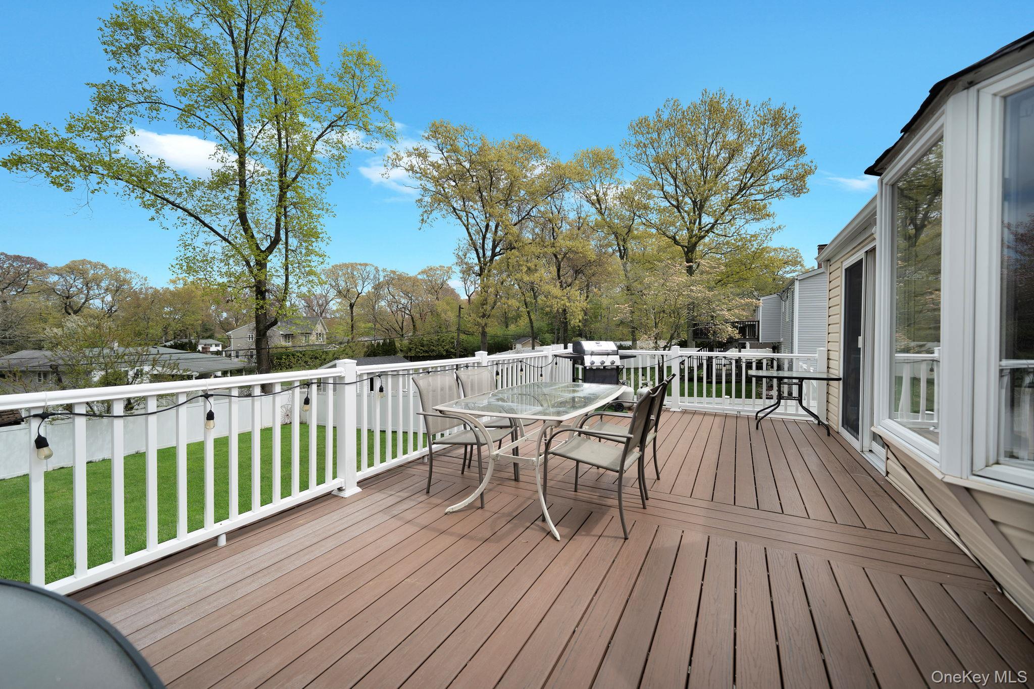 27 Pheasant Drive Commack, NY 11725 - Photo 23 of 33
