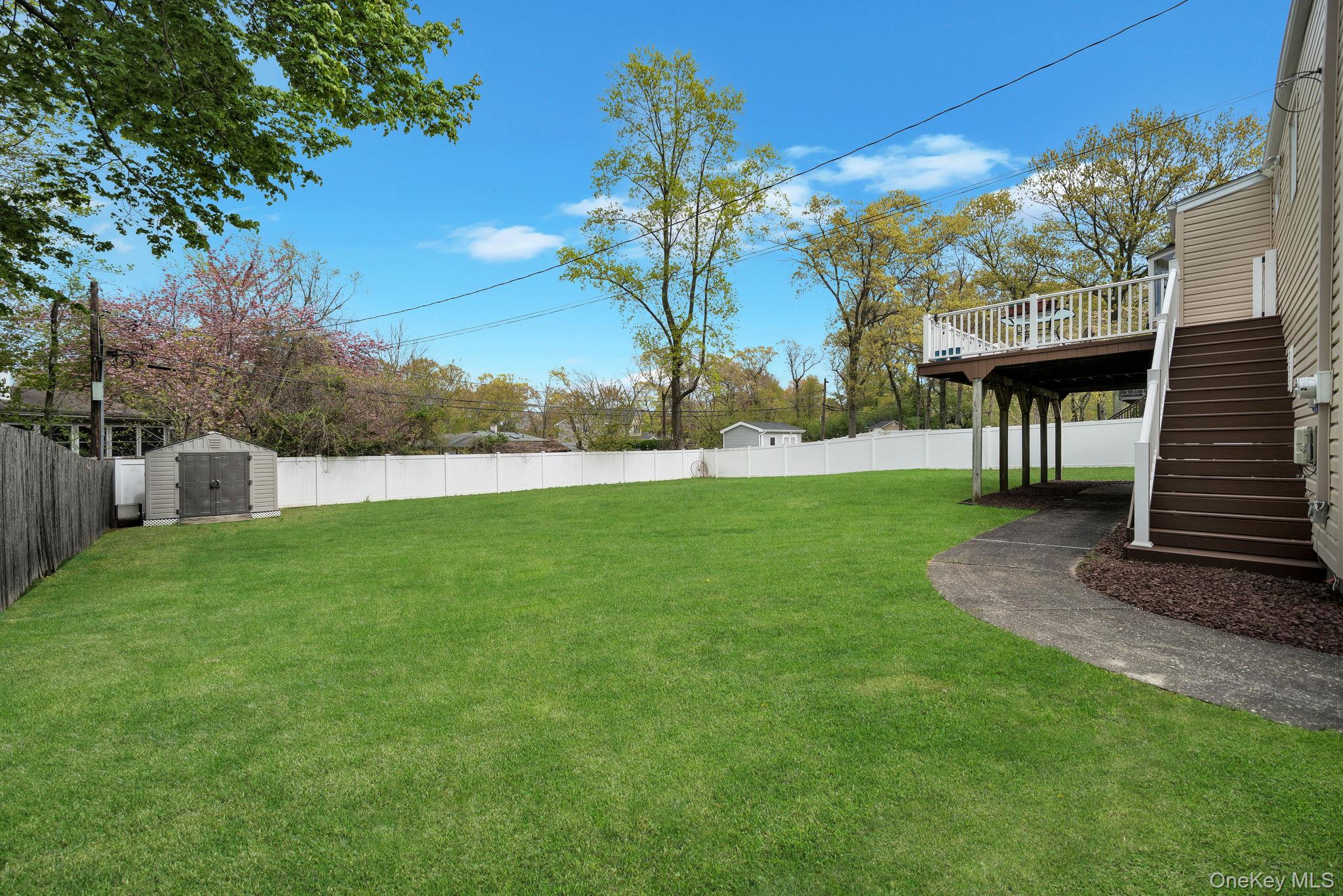27 Pheasant Drive Commack, NY 11725 - Photo 24 of 33