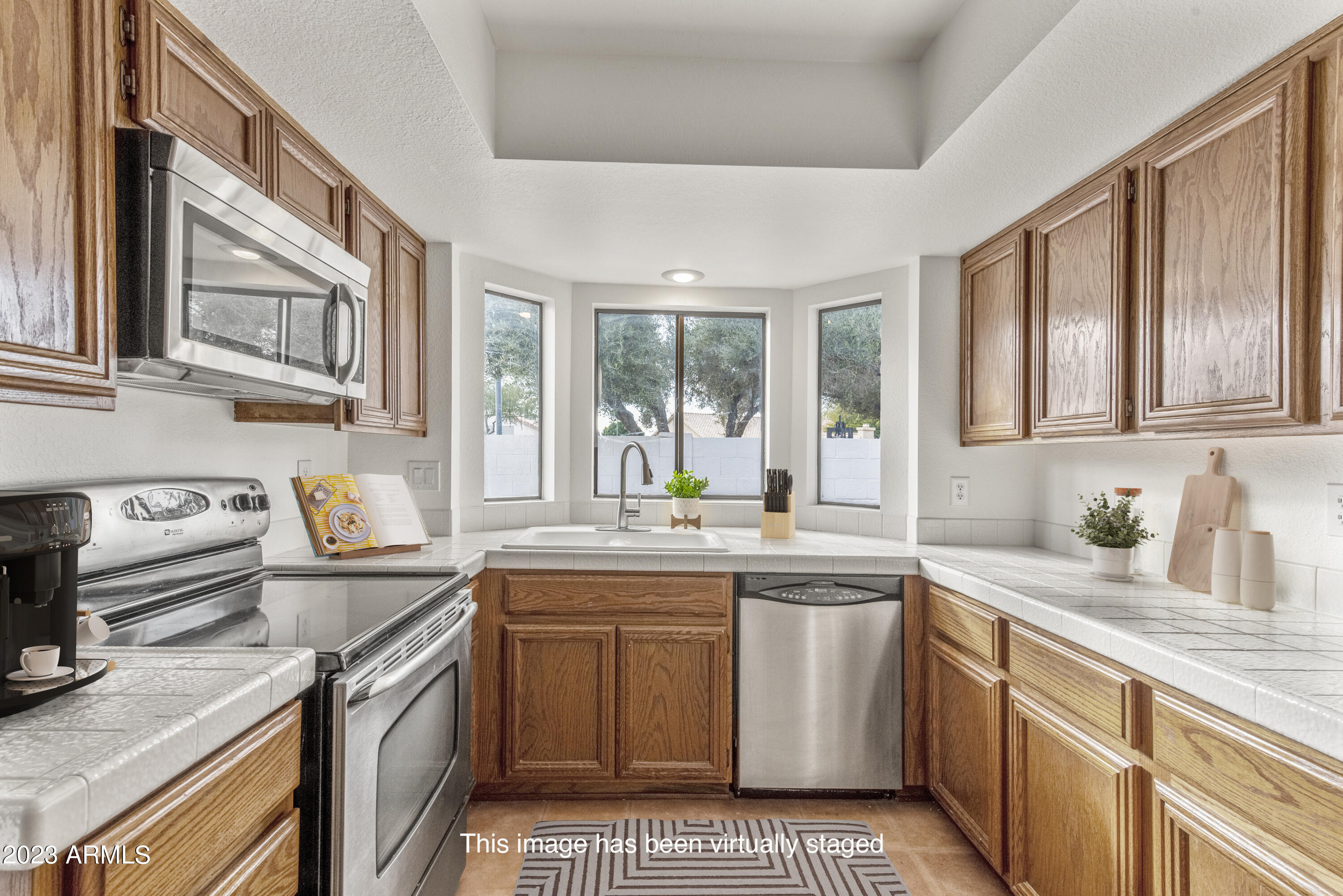 614 West Grandview Road Phoenix, AZ 85023 - Photo 6 of 22 Kitchen Staged Grandview