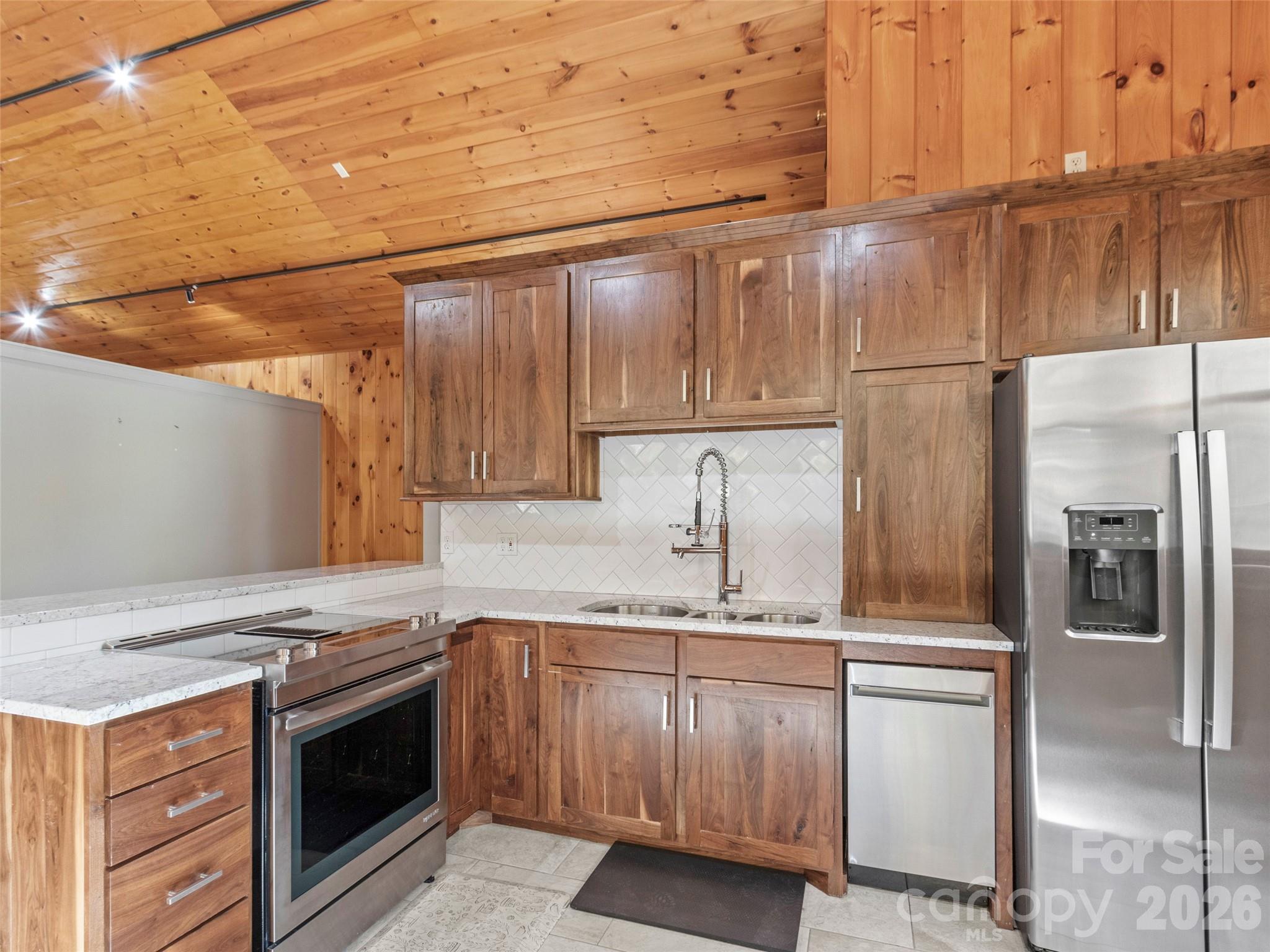 191 North Fork Road Burnsville, NC 28714 - Photo 16 of 48