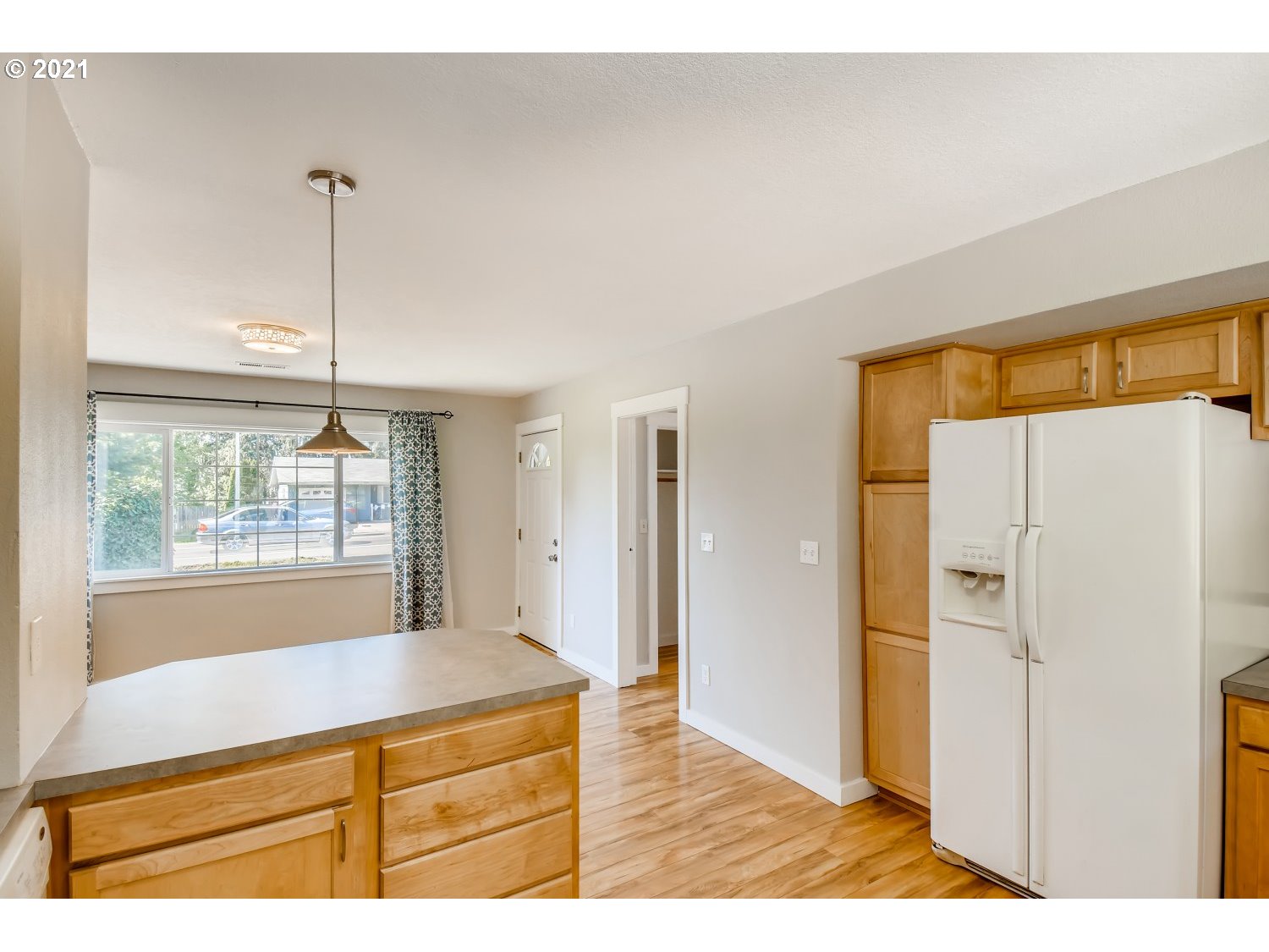 12985 Southwest Walker Road Beaverton, OR 97005 - Photo 11 of 30 Gallery Image 11