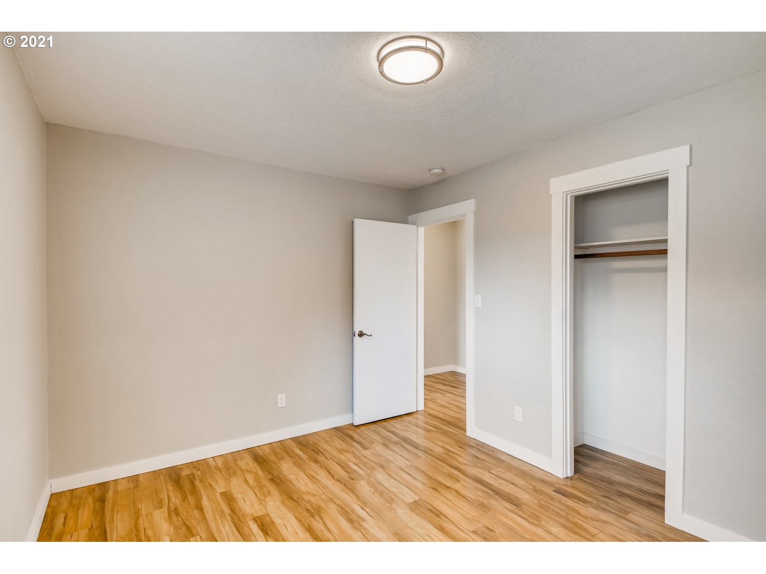 12985 Southwest Walker Road Beaverton, OR 97005 - Photo 14 of 30 Gallery Image 14