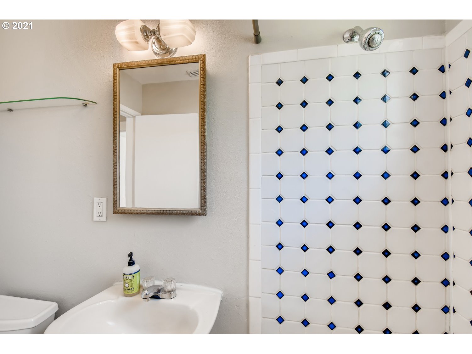12985 Southwest Walker Road Beaverton, OR 97005 - Photo 19 of 30 Gallery Image 19