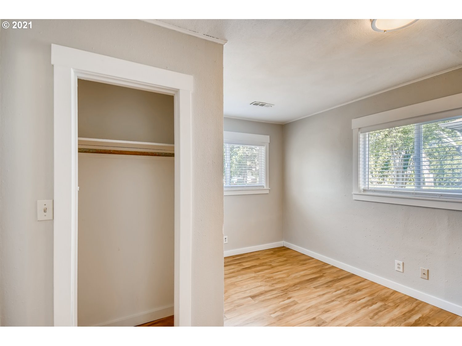 12985 Southwest Walker Road Beaverton, OR 97005 - Photo 20 of 30 Gallery Image 20