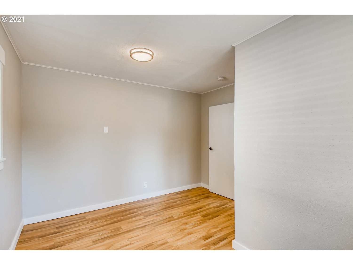 12985 Southwest Walker Road Beaverton, OR 97005 - Photo 21 of 30 Gallery Image 21