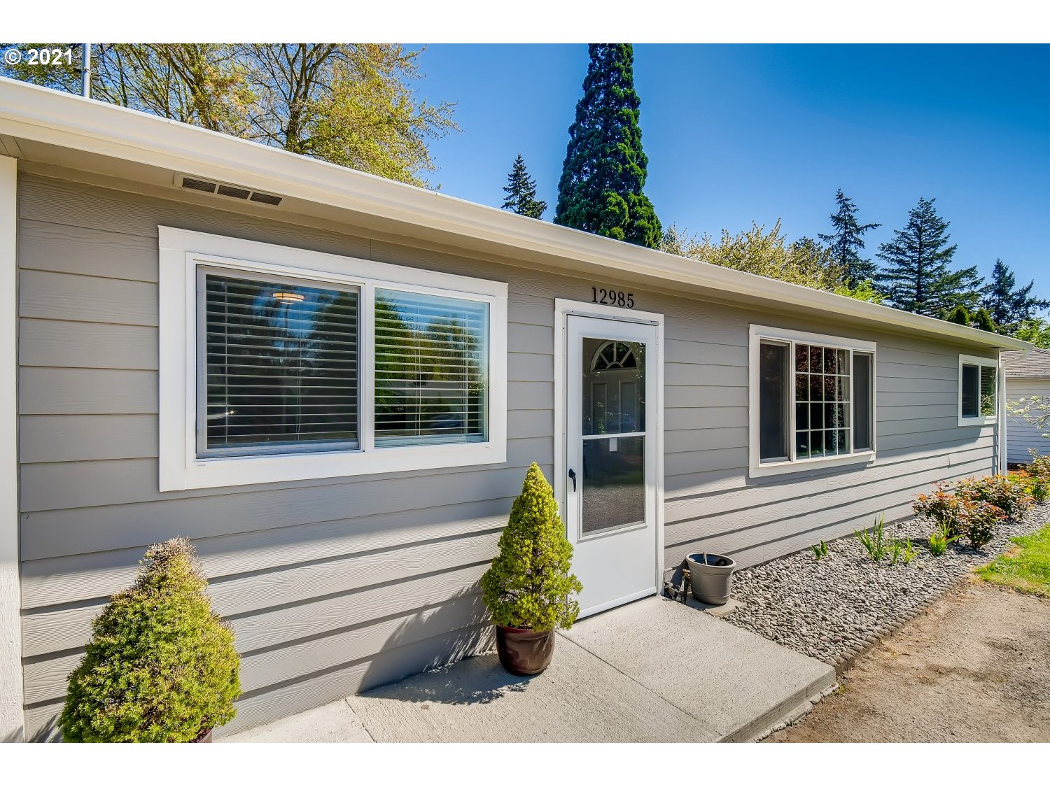 12985 Southwest Walker Road Beaverton, OR 97005 - Photo 5 of 30 Gallery Image 5