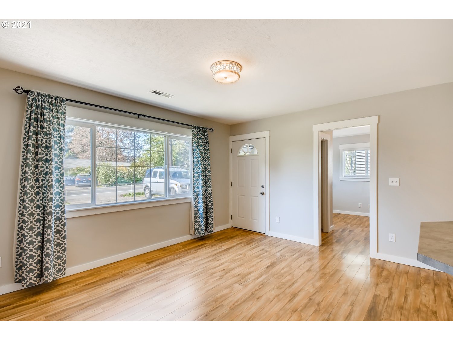 12985 Southwest Walker Road Beaverton, OR 97005 - Photo 8 of 30 Gallery Image 8