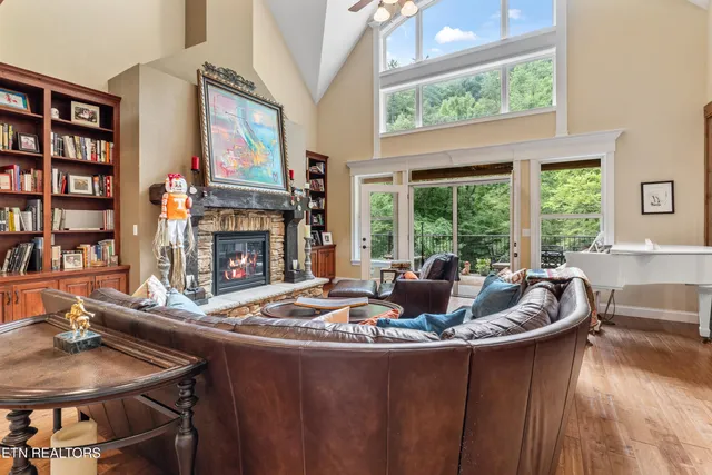 $1,599,000 | 106 Sunshine Way, Townsend, TN 37882