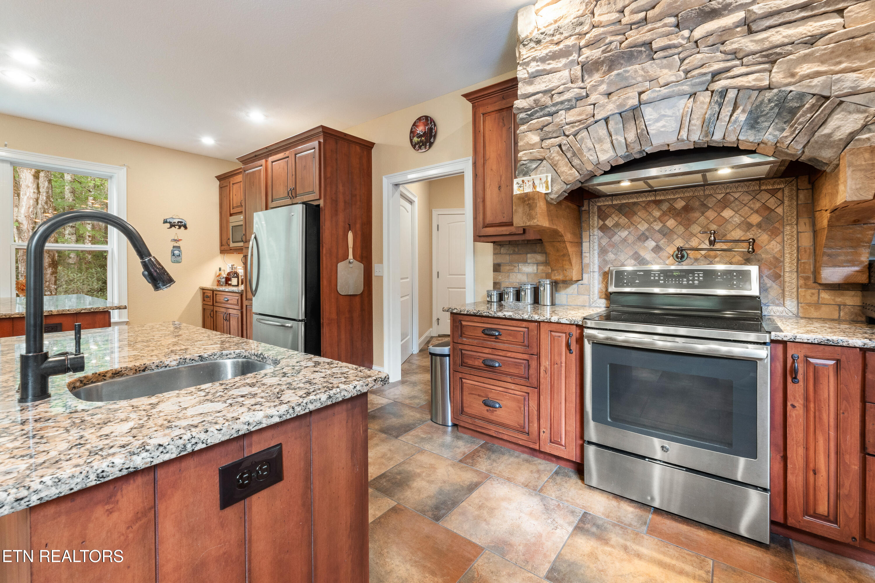 106 Sunshine Way Townsend, TN 37882 - Photo 9 of 55 DSC01289