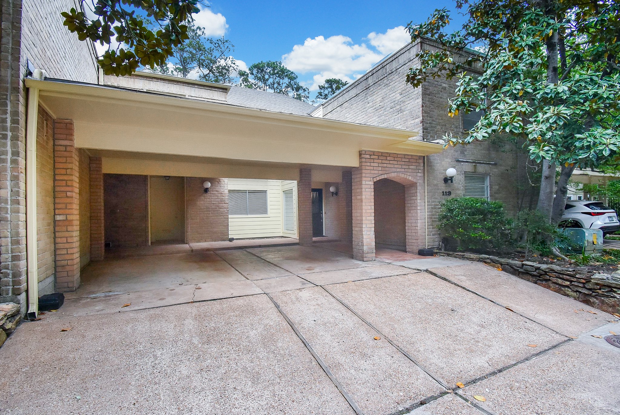 201 Vanderpool Lane, Unit 113 Houston, TX 77024 - Photo 2 of 47