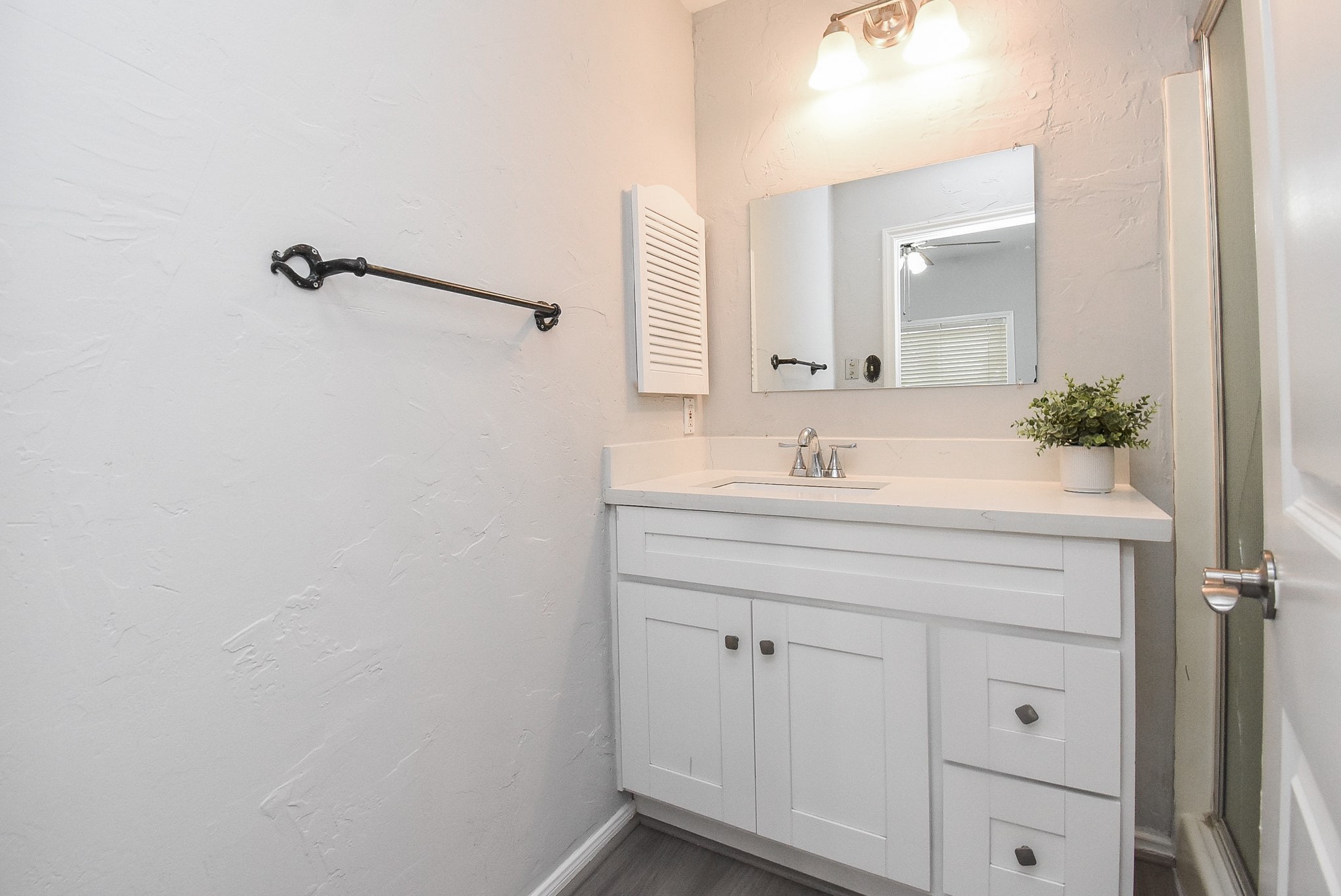 201 Vanderpool Lane, Unit 113 Houston, TX 77024 - Photo 34 of 47