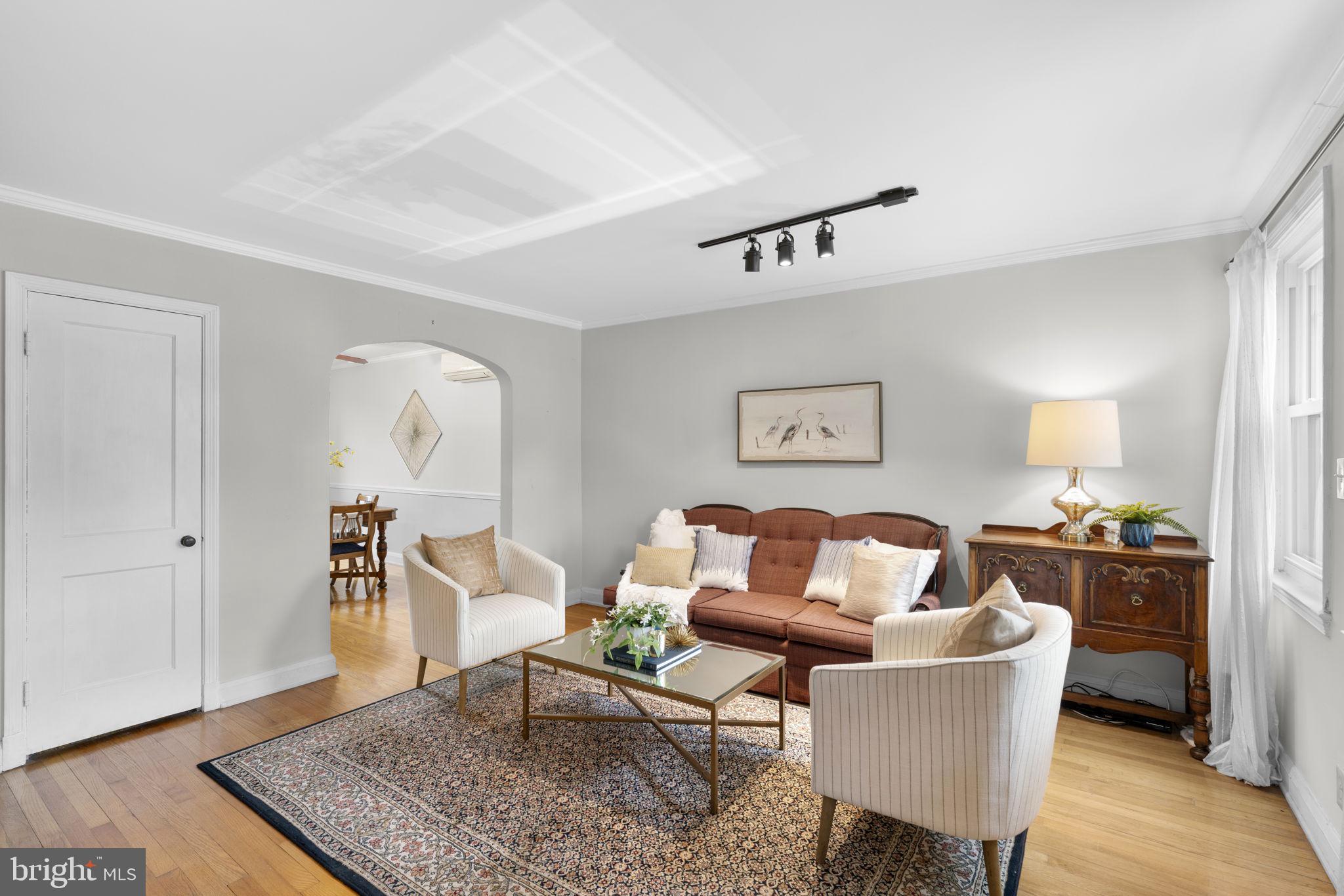 1057 Elm Road Halethorpe, MD 21227 - Photo 4 of 45 Spacious living room