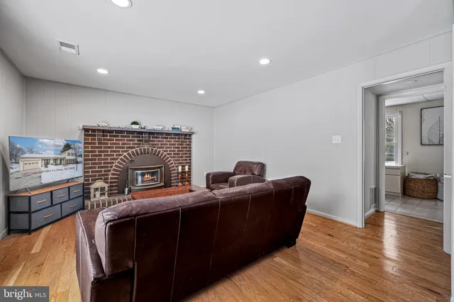 $675,000 | 3205 Llewellyn Field Road, Olney, MD 20832