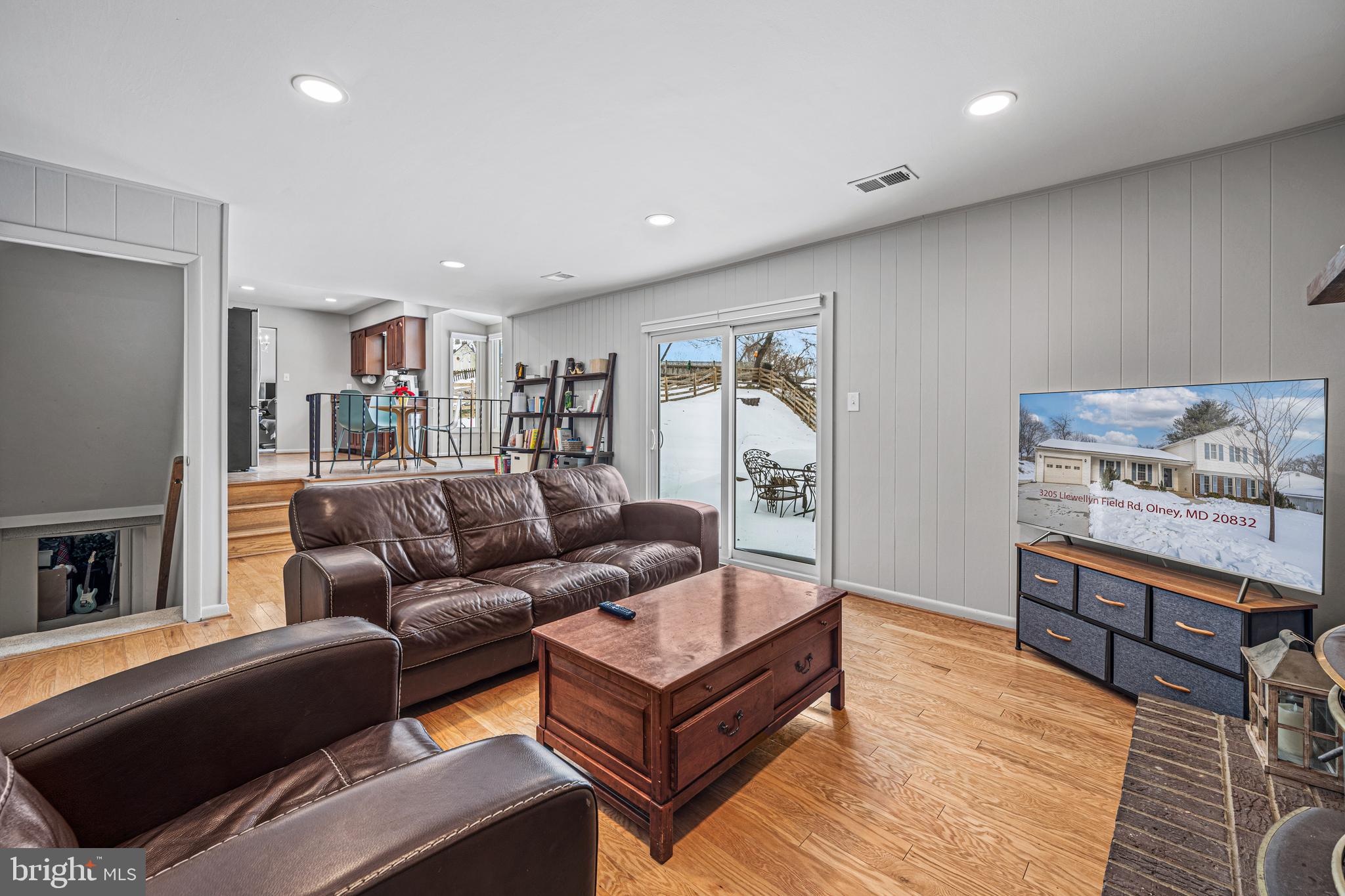 3205 Llewellyn Field Road Olney, MD 20832 - Photo 13 of 39 a living room with furniture and a couch