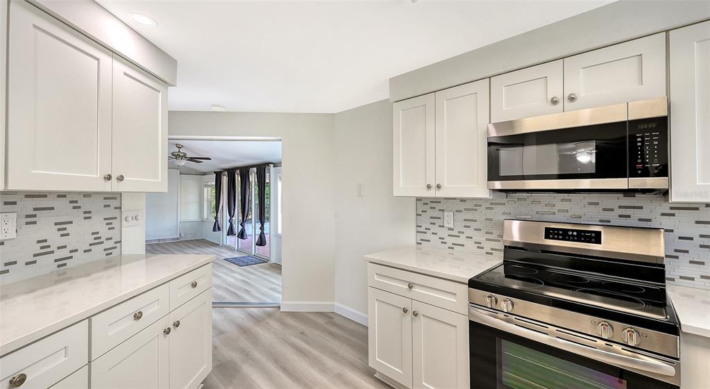 2512 Post Road Sarasota, FL 34231 - Photo 12 of 35