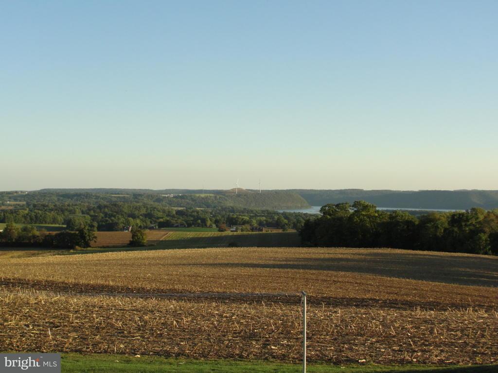 624 Shultz Road Washington Boro, PA 17582 - Photo 2 of 9